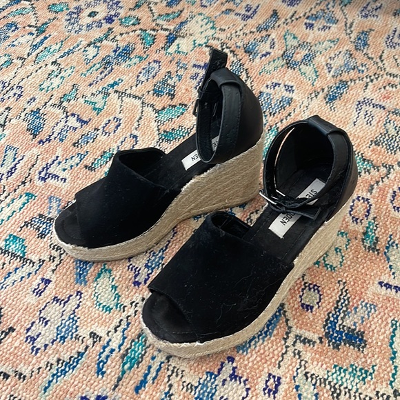 Steven Madden Wedges - Picture 2 of 2